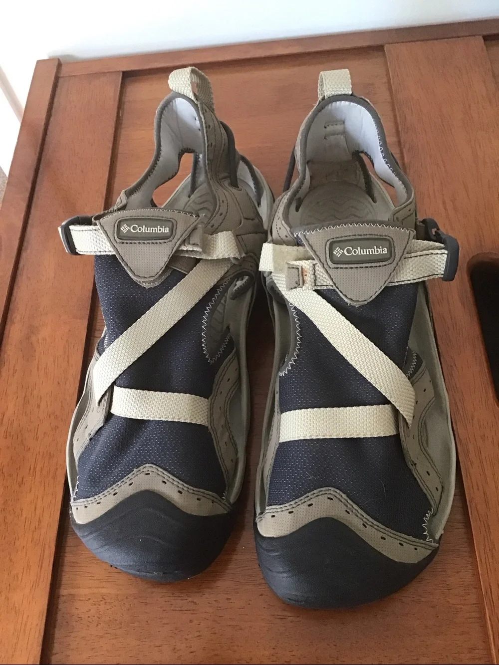 Columbia Omni Grip Mens sandals size 13 tan